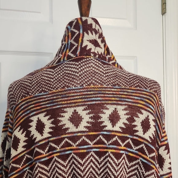 Xhilaration Burgundy and Cream Knit - Picture 7 of 14